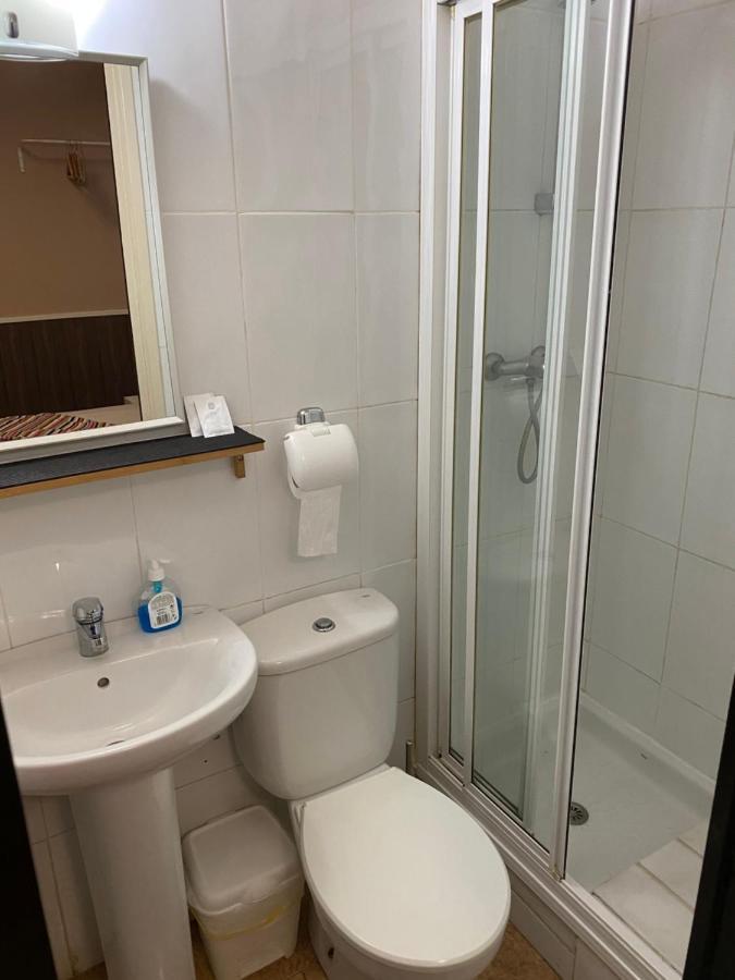 Hostal Urpi-Oklahoma Реус Экстерьер фото
